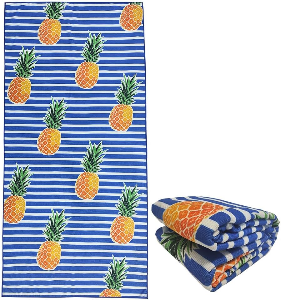 Toalla de playa con piña y rayas